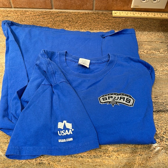 San Antonio Spurs TShirts - Set of 2 with Pom Poms - Picture 6 of 9